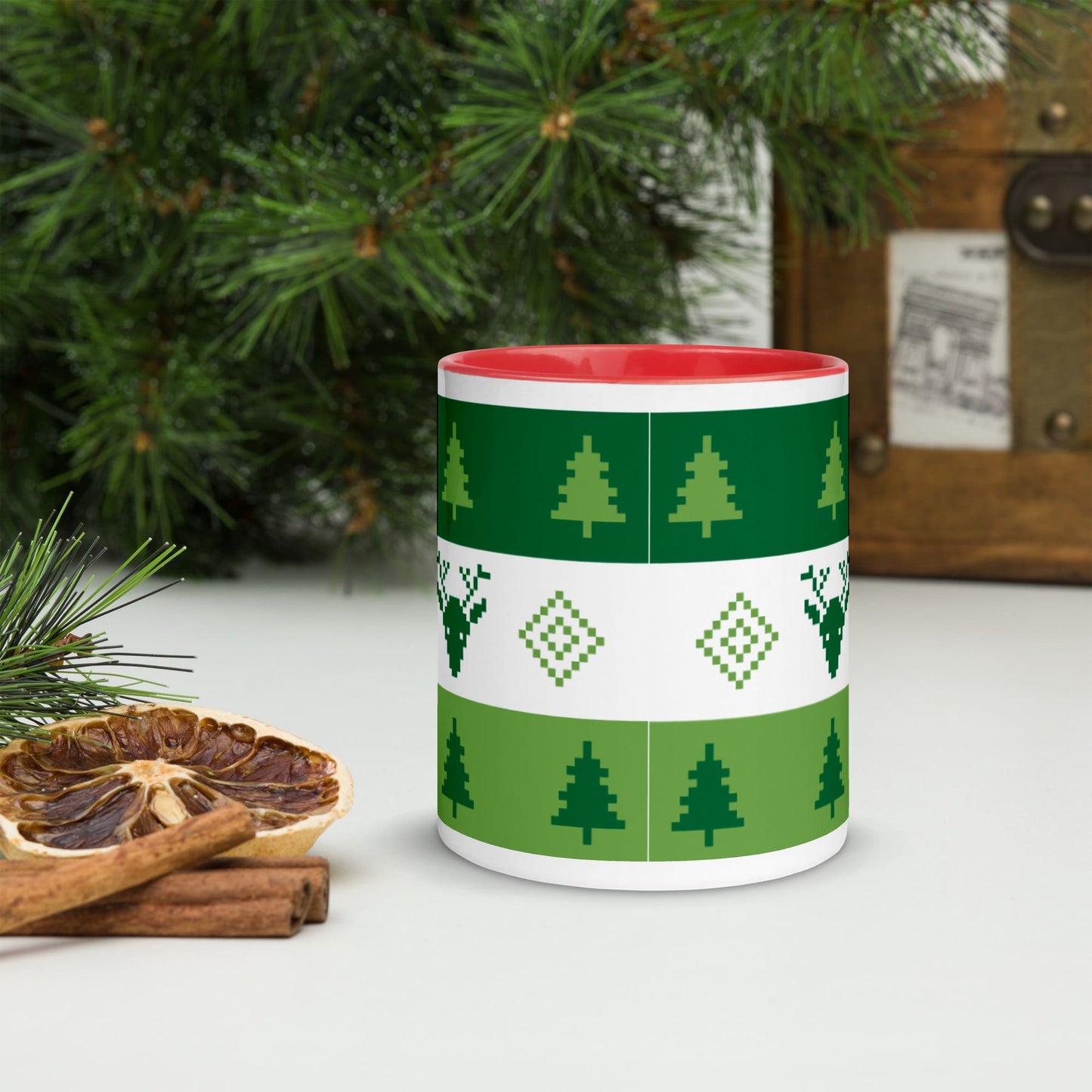 Tasse mit Tannenbäumen